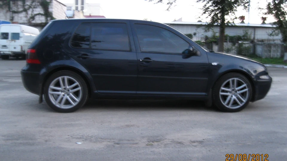 Volkswagen Golf 2