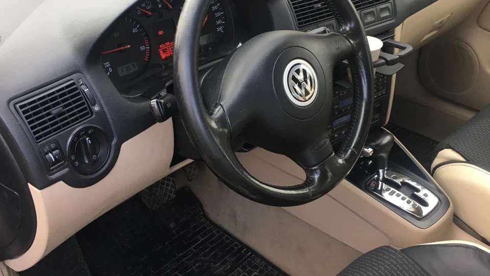 Volkswagen Golf 2