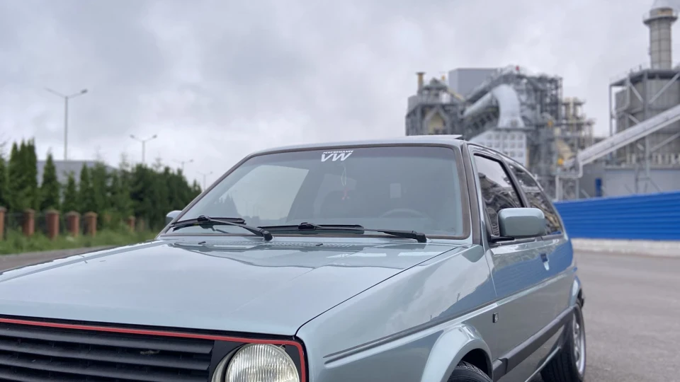 Volkswagen Golf 2