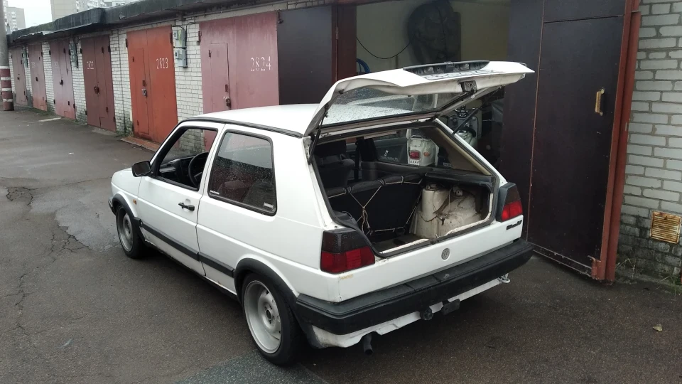 Volkswagen Golf 2