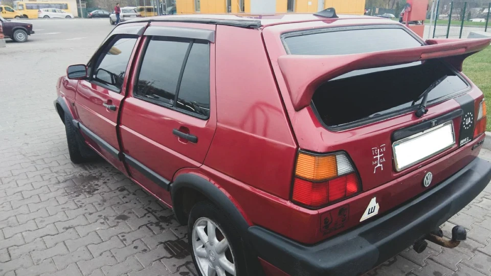 Volkswagen Golf 1.3 Червоний Металик 4