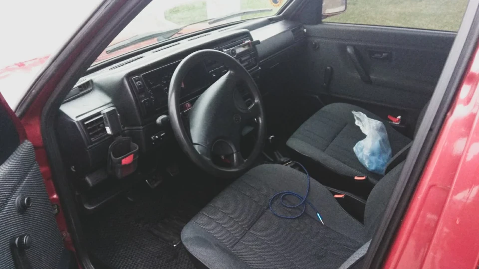 Volkswagen Golf 1.3 Червоний Металик 5