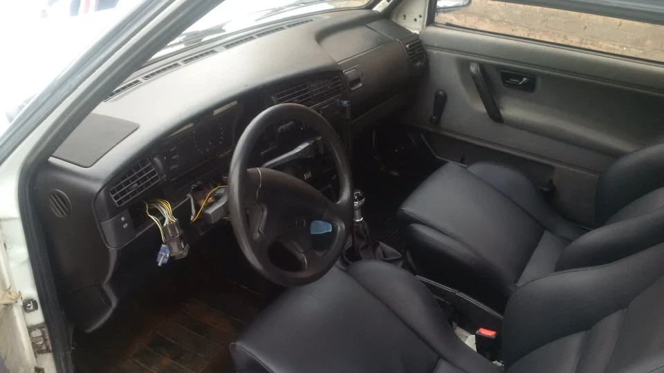 Volkswagen Golf 1.3 NZ 2