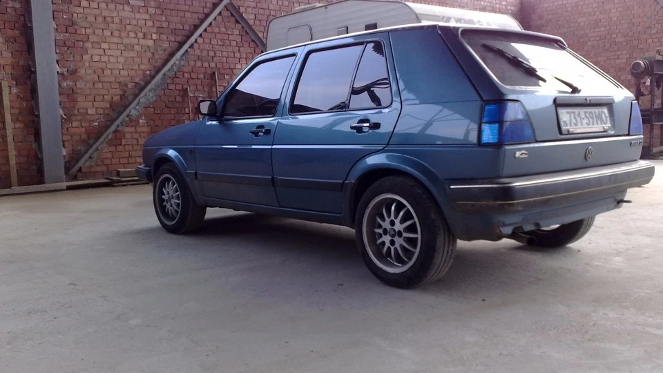 Volkswagen Golf 1.3MH 2
