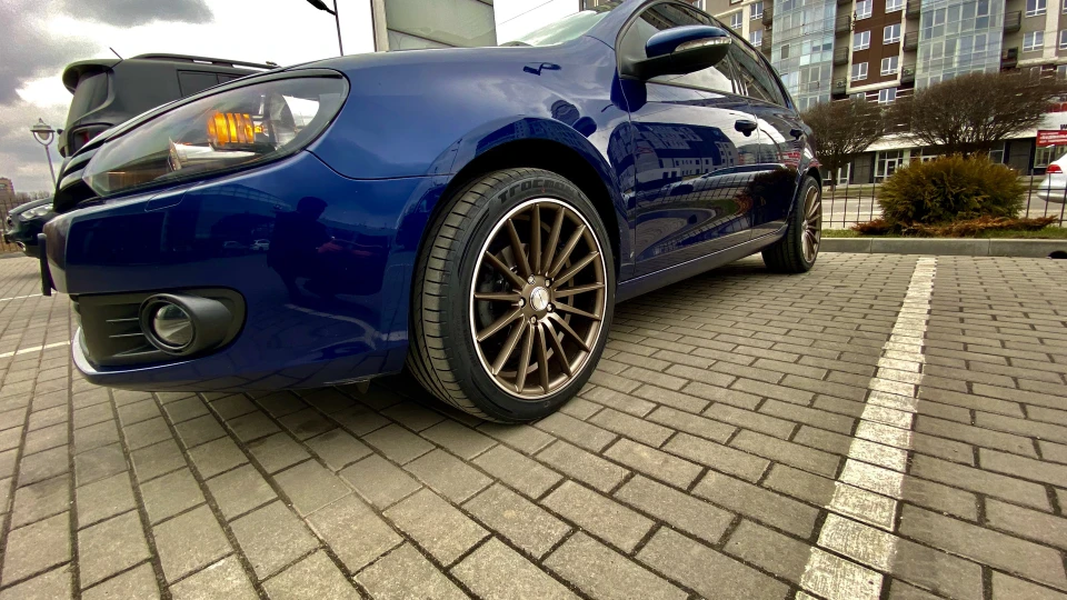 Volkswagen Golf 1.4 CAXA 4