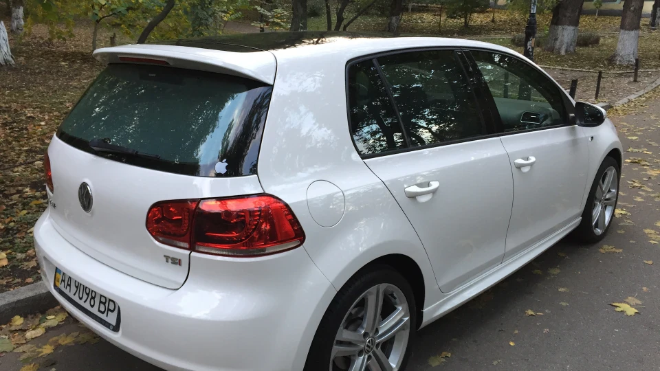 Volkswagen Golf 1.4 TSI DSG7, R-line 2
