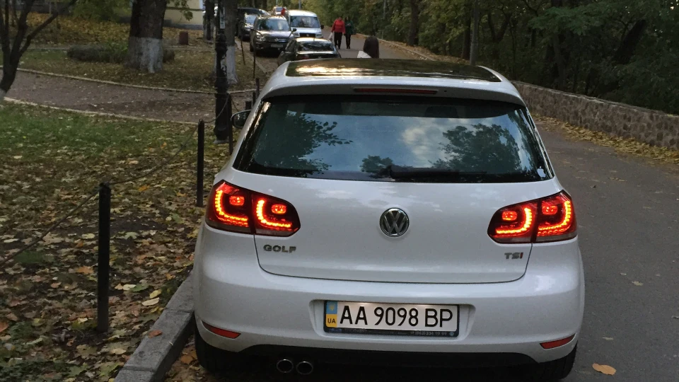 Volkswagen Golf 1.4 TSI DSG7, R-line 3