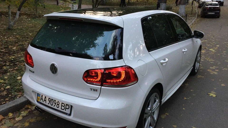 Volkswagen Golf 1.4 TSI DSG7, R-line 4