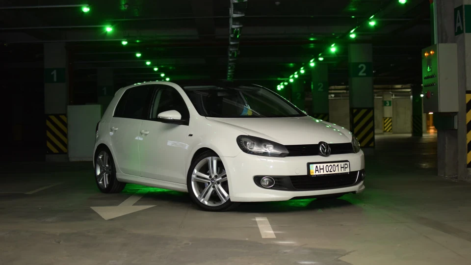 Volkswagen Golf 1.4 TSI R-Line 2