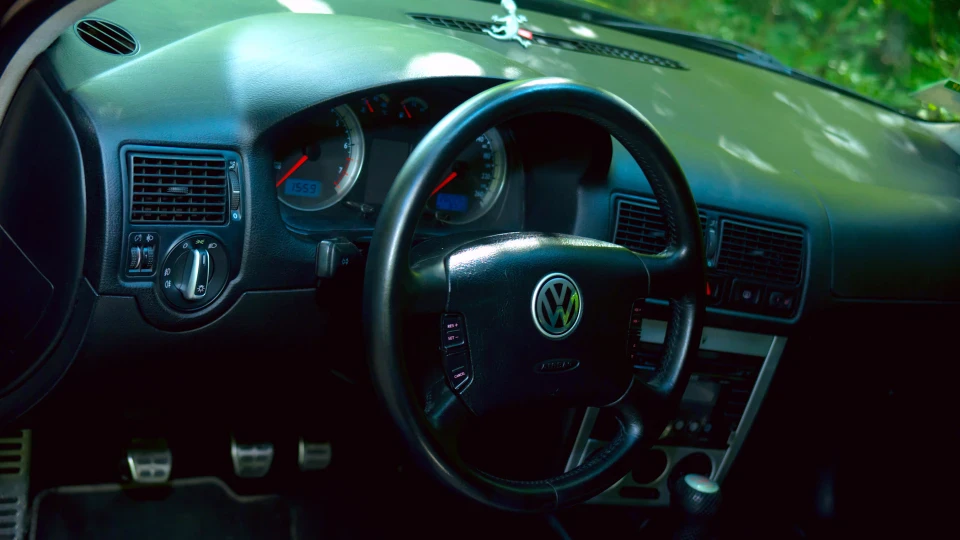 Volkswagen Golf 1,6 AKL Бегемот 2