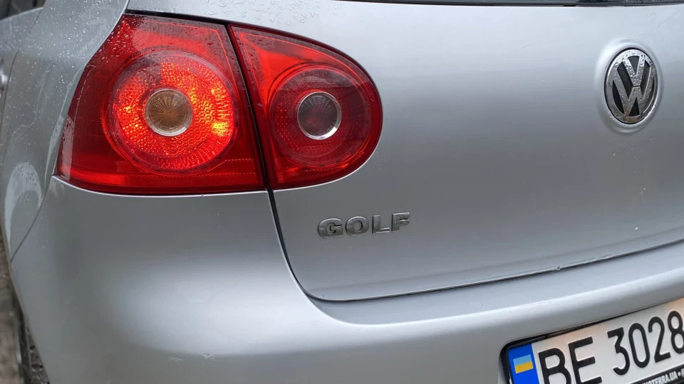 Volkswagen Golf 1,6 BSE 3