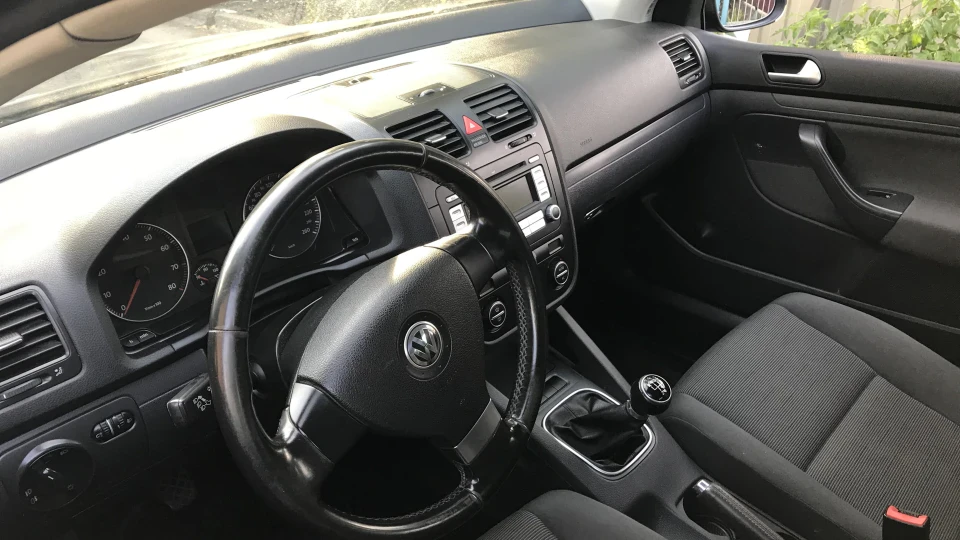 Volkswagen Golf 1.6 bse 2
