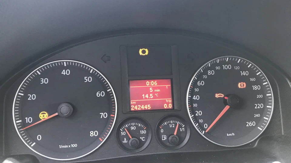 Volkswagen Golf 1.6 bse 3