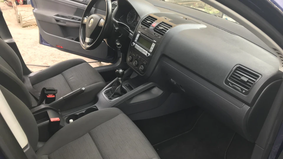 Volkswagen Golf 1.6 bse 5