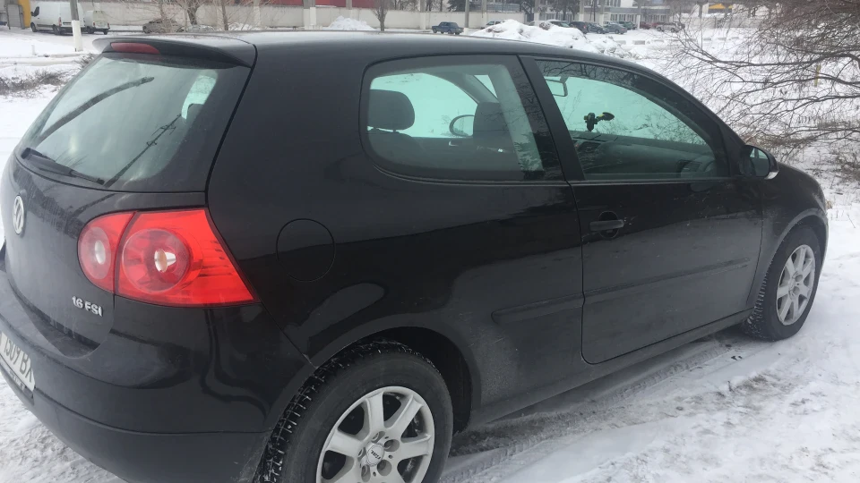Volkswagen Golf 1.6 FSI 3