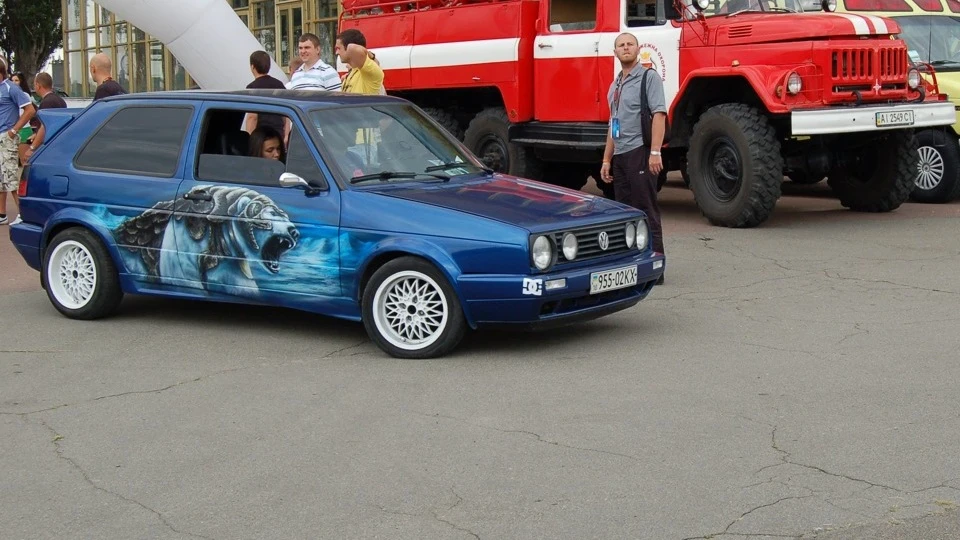 Volkswagen Golf 1.6 White Bear 2
