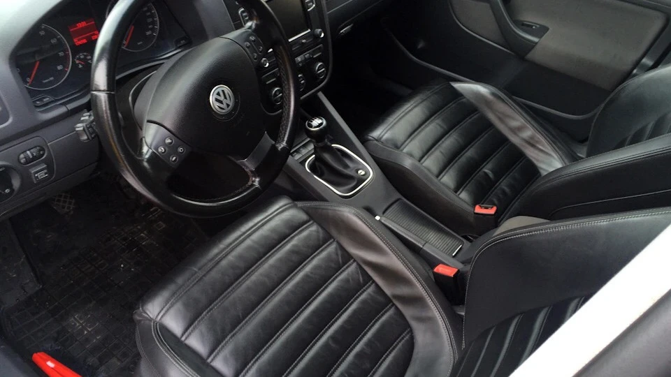 Volkswagen Golf 1.6 2