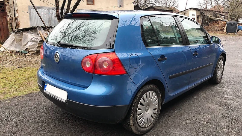 Volkswagen Golf 1.6FSI 2