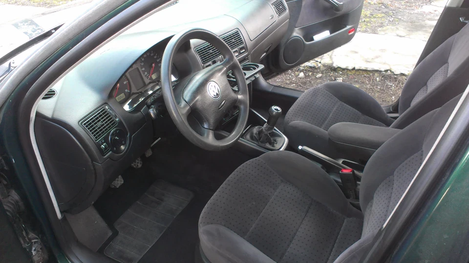 Volkswagen Golf 16V 2