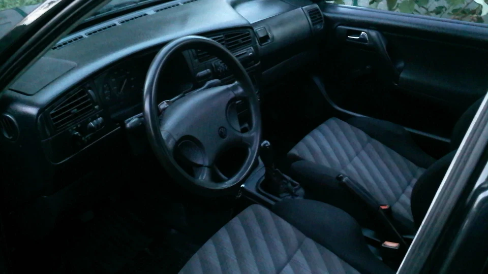 Volkswagen Golf 1.8 ААМ Gustav 2