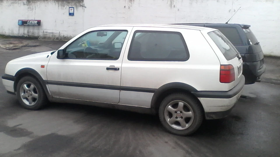 Volkswagen Golf 1.8 автомат