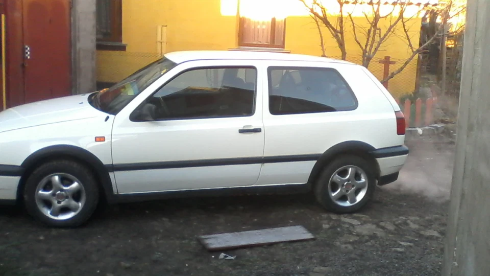 Volkswagen Golf 1.8 автомат 3
