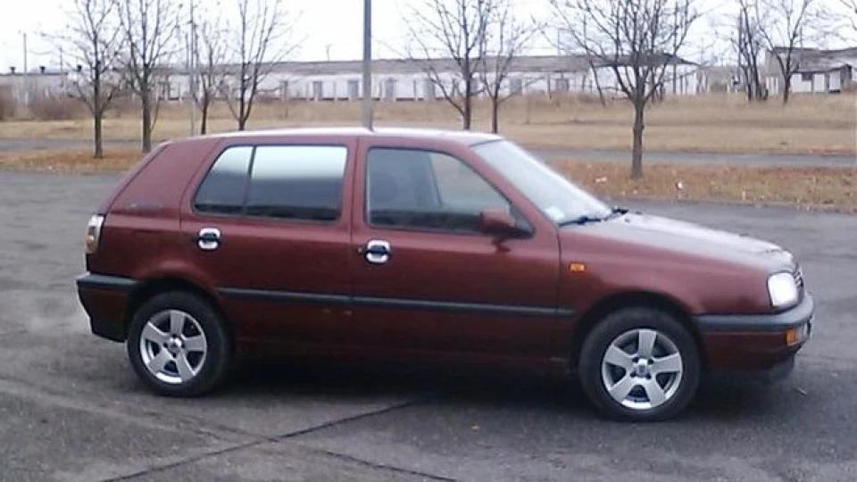 Volkswagen Golf 1.8 GL 2