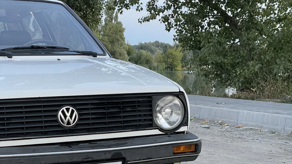 Volkswagen Golf 1.8 GX Перша. 2