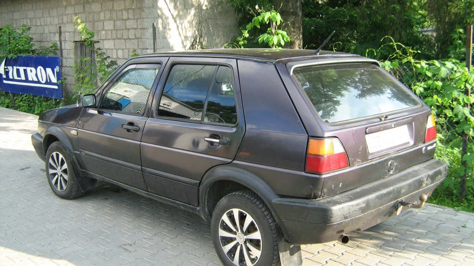 Volkswagen Golf 1.8 Mono 4