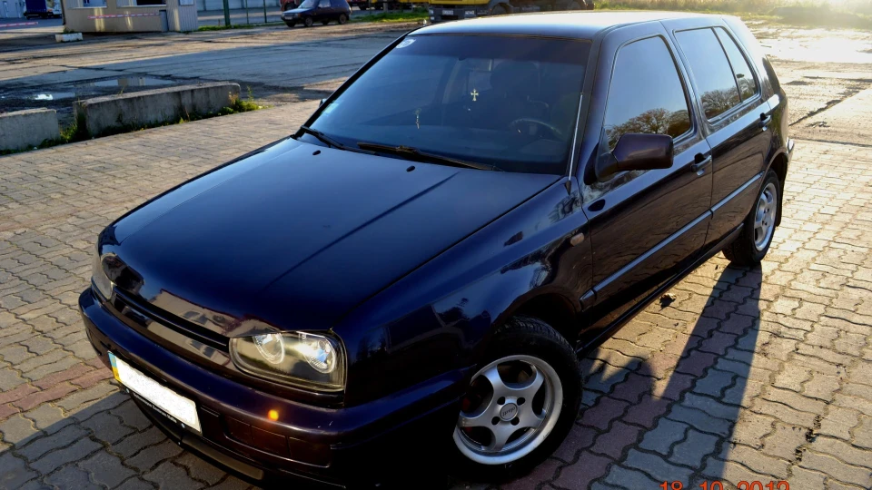 Volkswagen Golf 1.8 моно. 3