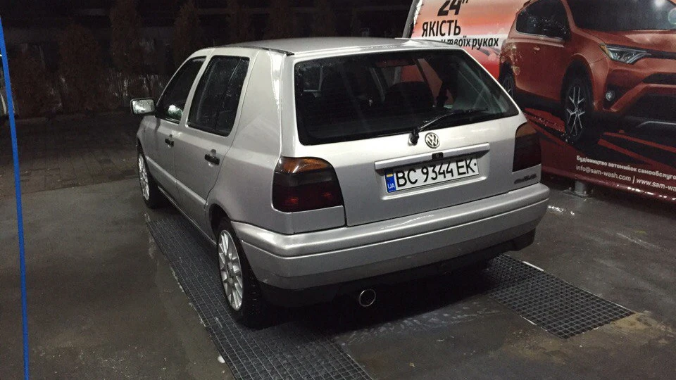 Volkswagen Golf 1.8 2