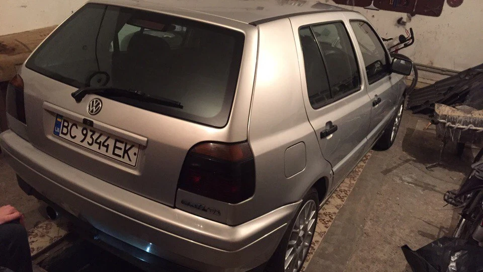 Volkswagen Golf 1.8 3