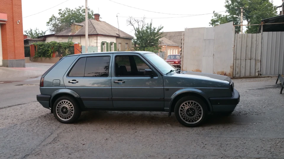 Volkswagen Golf 1.9 TD 2