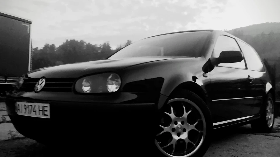 Volkswagen Golf 1.9TDI Black Edition 3