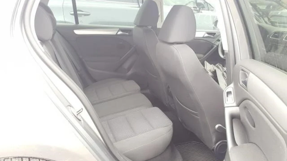Volkswagen Golf 2.0 TDI DSG highline + 5