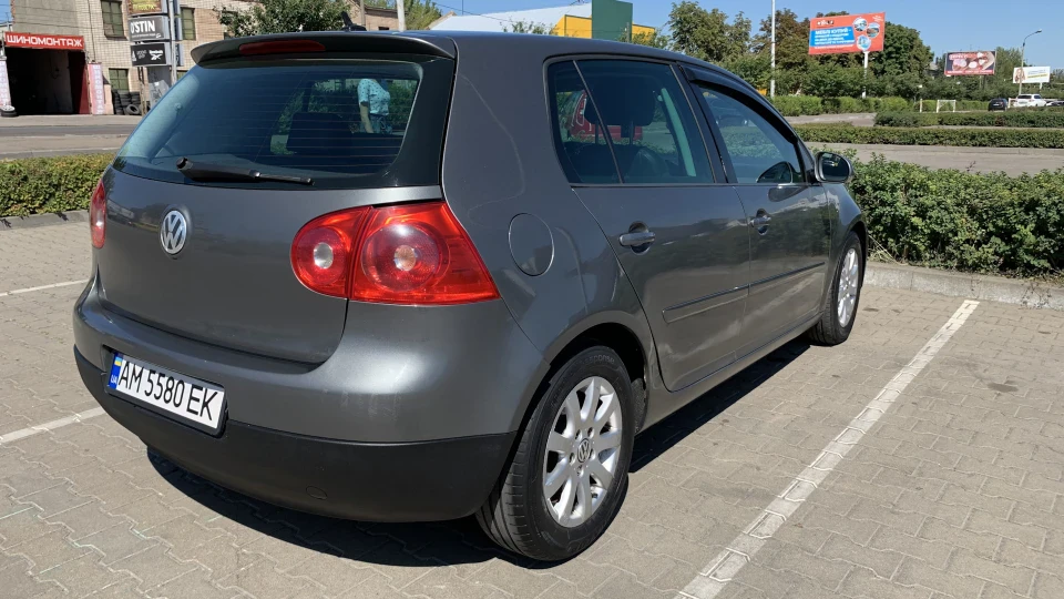 Volkswagen Golf 2.0 TDI 2