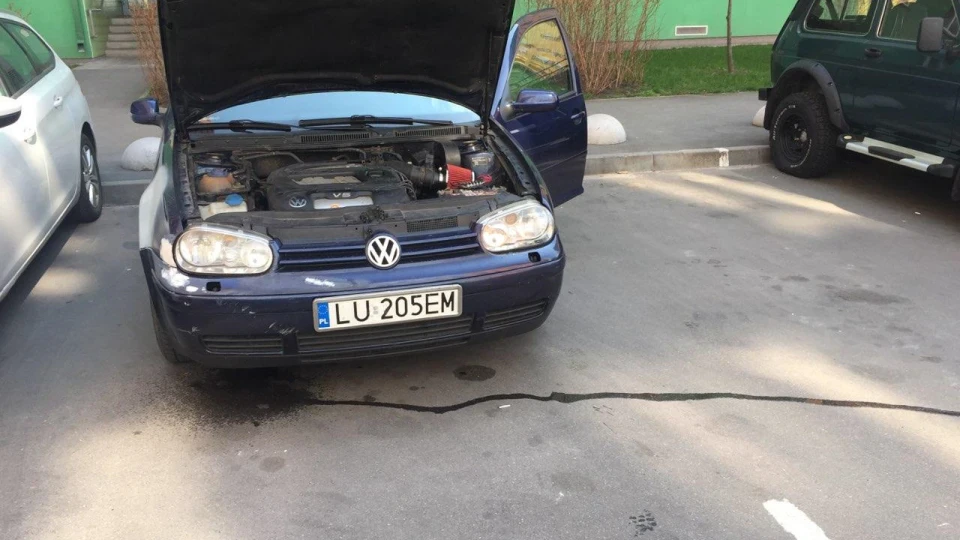 Volkswagen Golf 2.3 v5 2