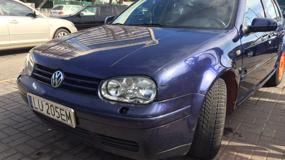 Volkswagen Golf 2.3 v5 4