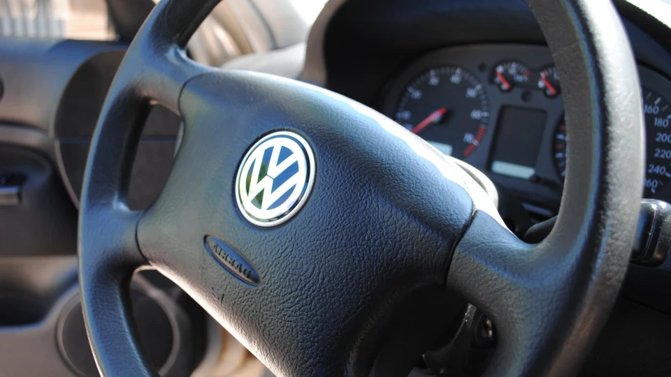 Volkswagen Golf 4 GOLD LOVE BASS 2