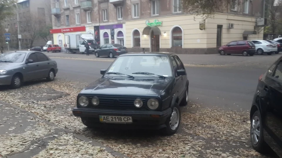 Volkswagen Golf Чорний Лис 2