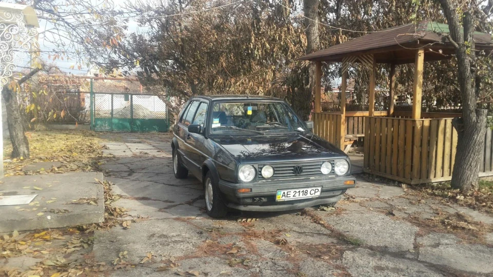 Volkswagen Golf Чорний Лис 3