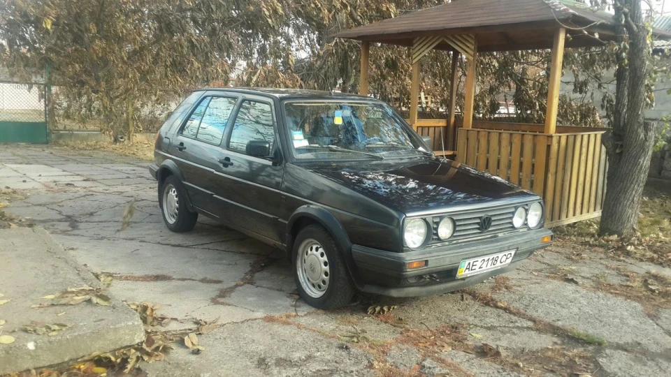 Volkswagen Golf Чорний Лис 4