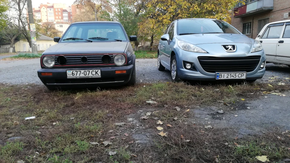 Volkswagen Golf Gray hatch 4