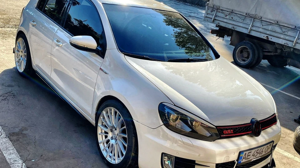 Volkswagen Golf Gti 2