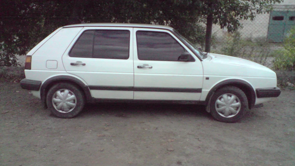 Volkswagen Golf ІІ 1.6 weiß 5