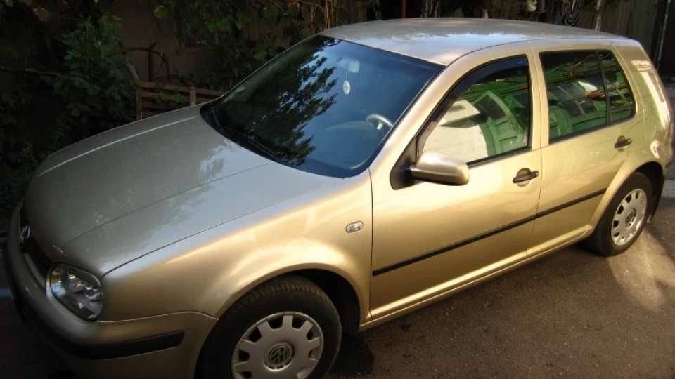 Volkswagen Golf "in golf we trust" 2