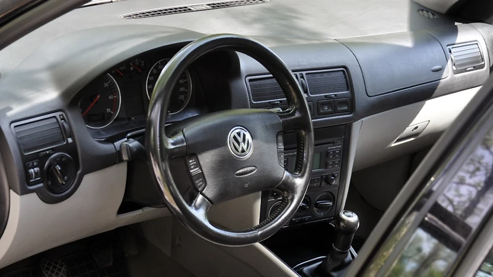 Volkswagen Golf IV '98 OEM constructor 2