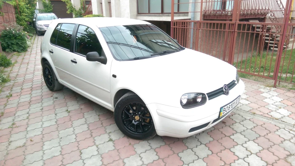 Volkswagen Golf IV "White Sensation" 2