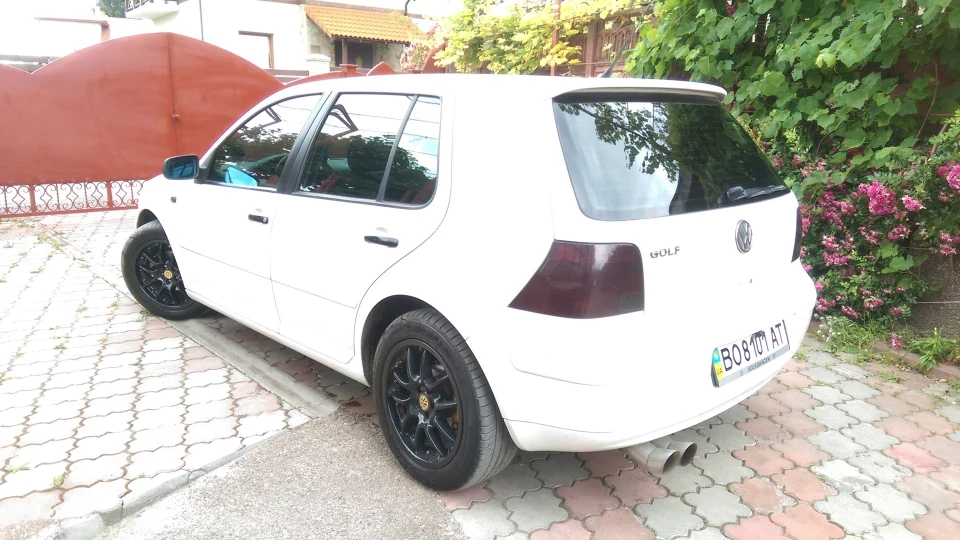 Volkswagen Golf IV "White Sensation" 4