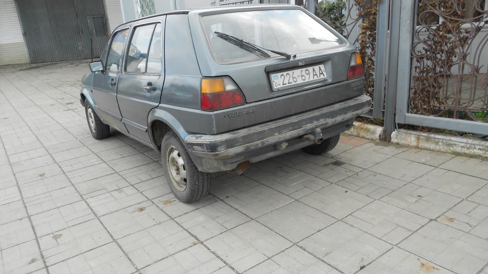 Volkswagen Golf Karat 2